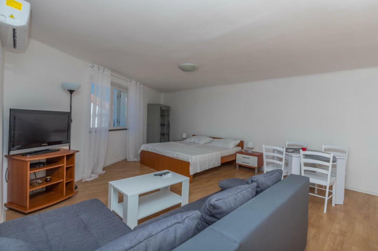 App Cor2 Apartman Selce Kültér fotó
