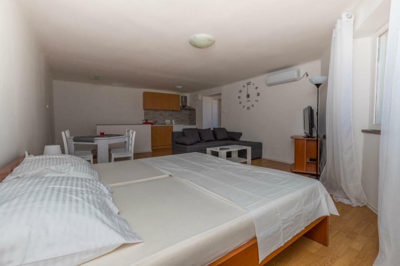 App Cor2 Apartman Selce Kültér fotó